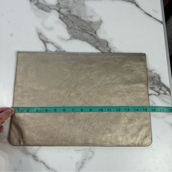 Kalidi Metallic Champagne Envelope 15” Laptop Sleeve - Picture 6 of 7